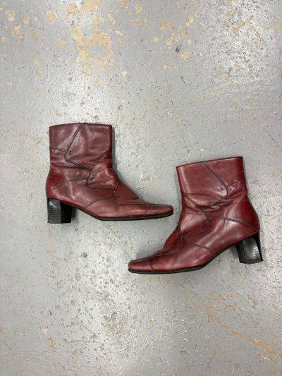 VINTAGE CLARK maroon heeled boots (UK5.5)